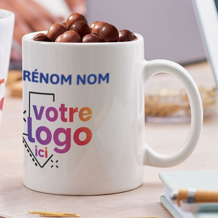 Choco mug droit personnalisé + nom/prénom et son sachet de perles de céréales noir et lait