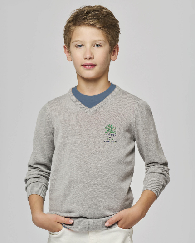 Pull col V broderie 1